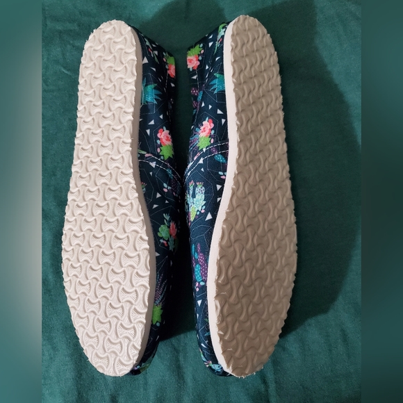 Groove Bags cactus plant shoes sz 9 10 W NEW Tom's style - Picture 11 of 16